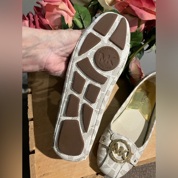 Michael Michael Kors NIB woman size 6.5 flat shoes - Picture 4 of 11